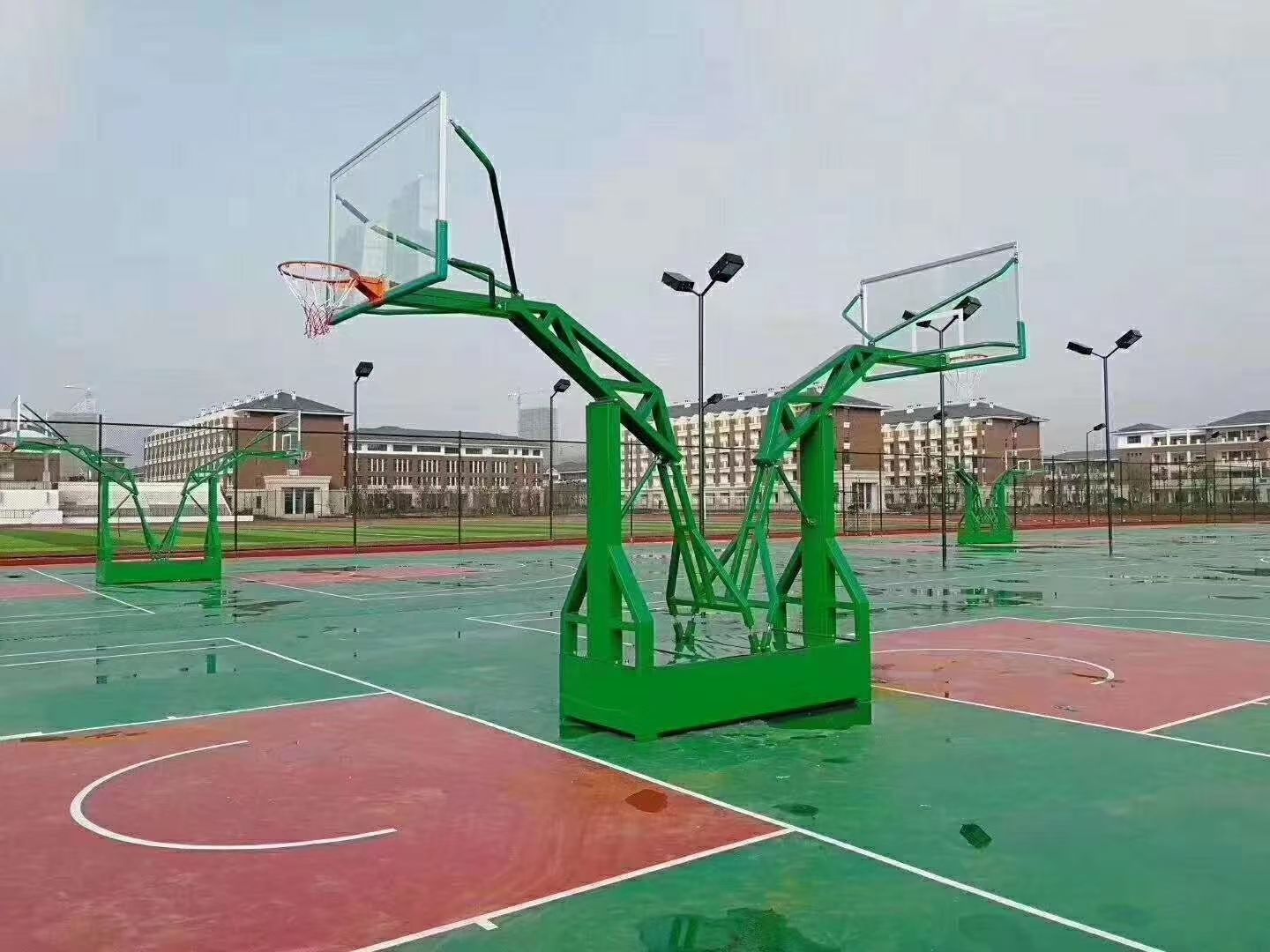 襄阳市塑胶跑道篮球架 - 厂家